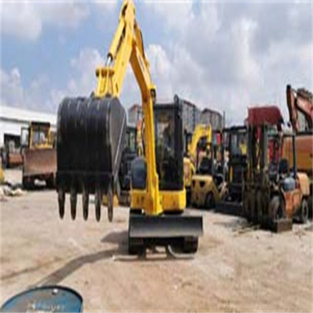 Excavateur à rampe de haute qualité de 6 tonnes, importé du Japon et équipé d'une excavatrice à rampe Komatsu PC 55 MR, avec des heures de travail réduites