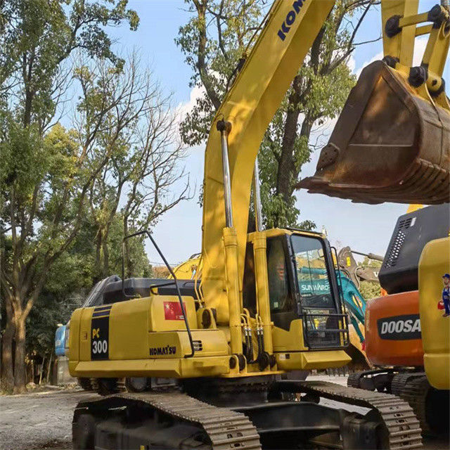 29 tonnes presque neuve importée du Japon machine à excavation à rampe utilisée réaménagée Komatsu pc 300
