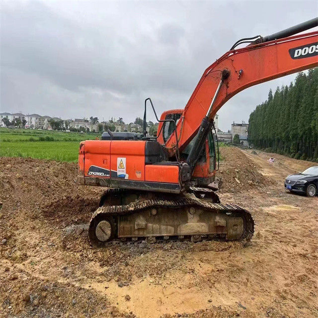 Excavateur d'occasion de 25 tonnes et expérimenté importé de Corée Doosan DX 260LC