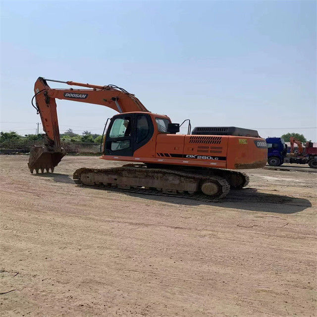 Excavateur d'occasion de 25 tonnes et expérimenté importé de Corée Doosan DX 260LC