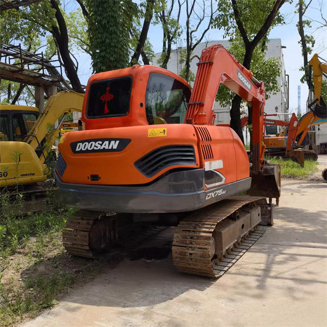 Excavateur de 8 tonnes prêt à l'emploi et expérimenté importé de Corée Doosan DX 75