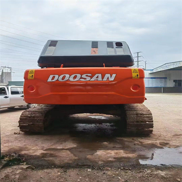 Excavateur d'occasion de 29 tonnes et expérimenté, importé de Corée, en bon état.
