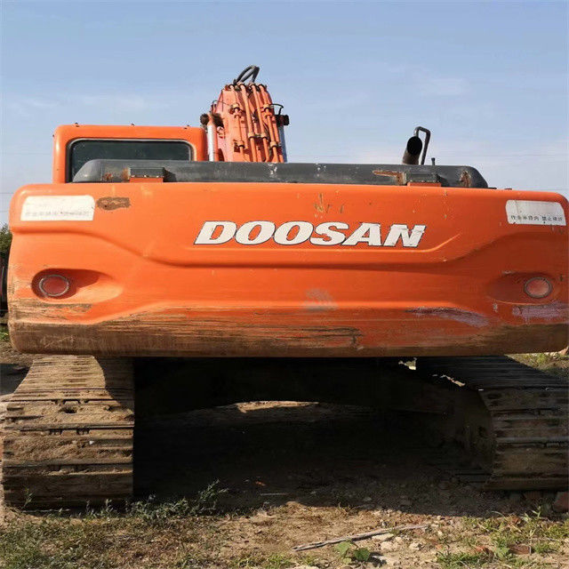 22 tonnes prêtes à l'emploi et expérimentées, utilisées, importées de Corée, Doosan DX 225 LC en bon état.