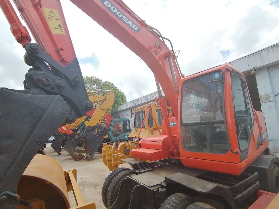 Prêt pour le travail et expérimenté utilisés Corée Excavateur DH150W-7 utilisé en bon état