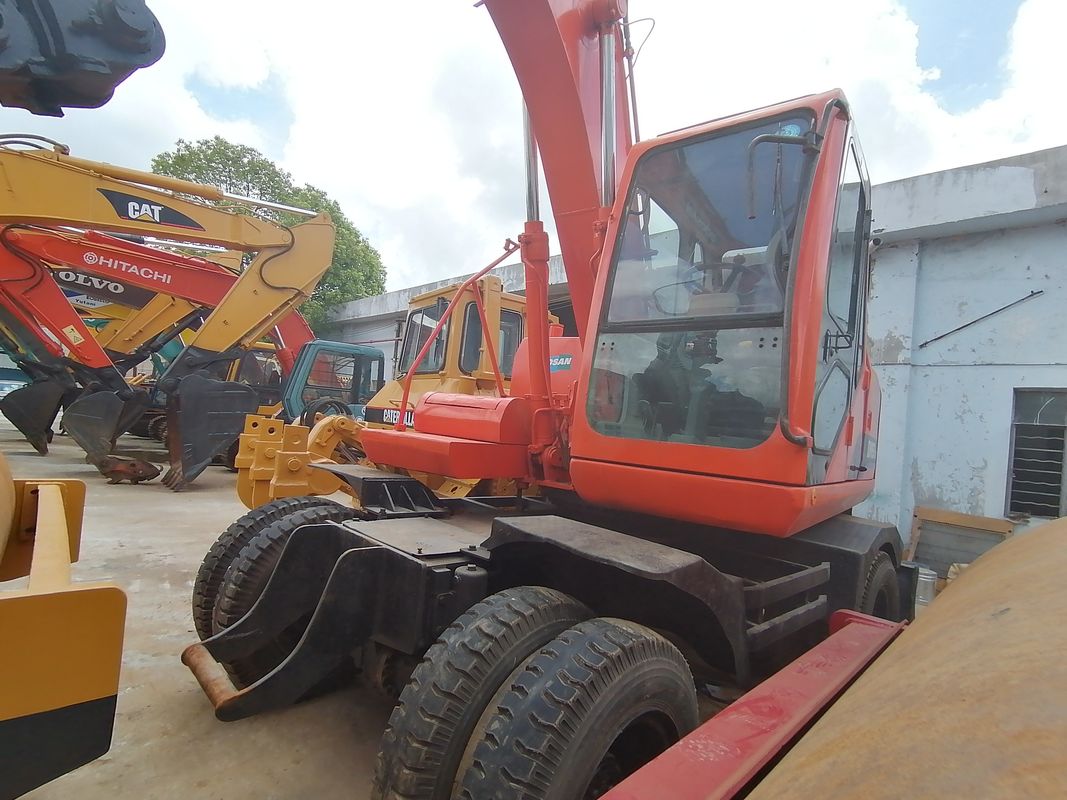 Prêt pour le travail et expérimenté utilisés Corée Excavateur DH150W-7 utilisé en bon état