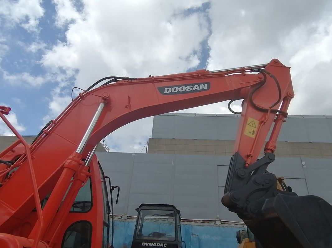 Prêt pour le travail et expérimenté utilisés Corée Excavateur DH150W-7 utilisé en bon état