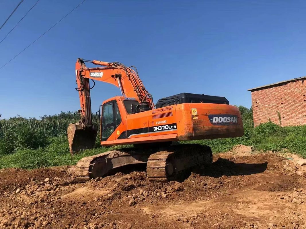 Excavateur de 37 tonnes et expérimenté, importé de Corée, en bon état.
