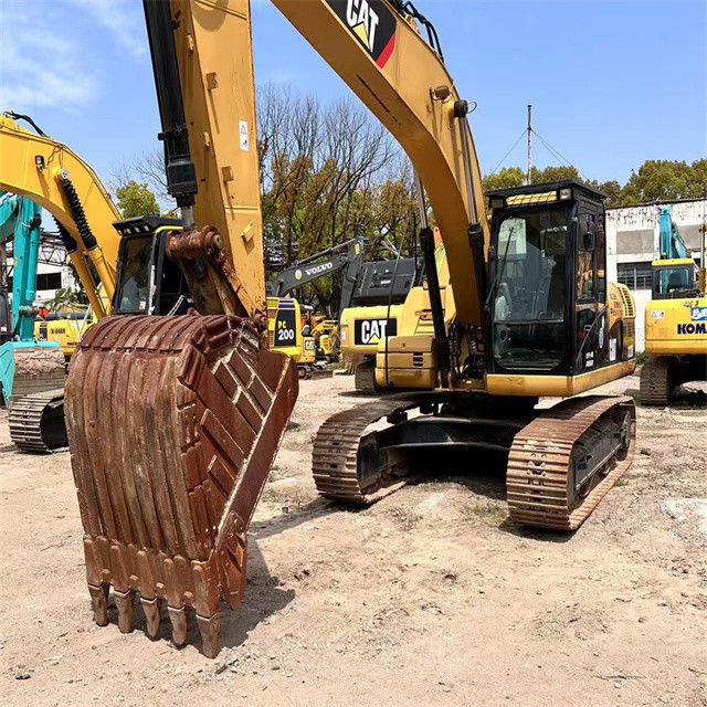 23 tonnes prêtes à l'emploi et expérimentées, japonaises, utilisées, 323 D, en bon état.