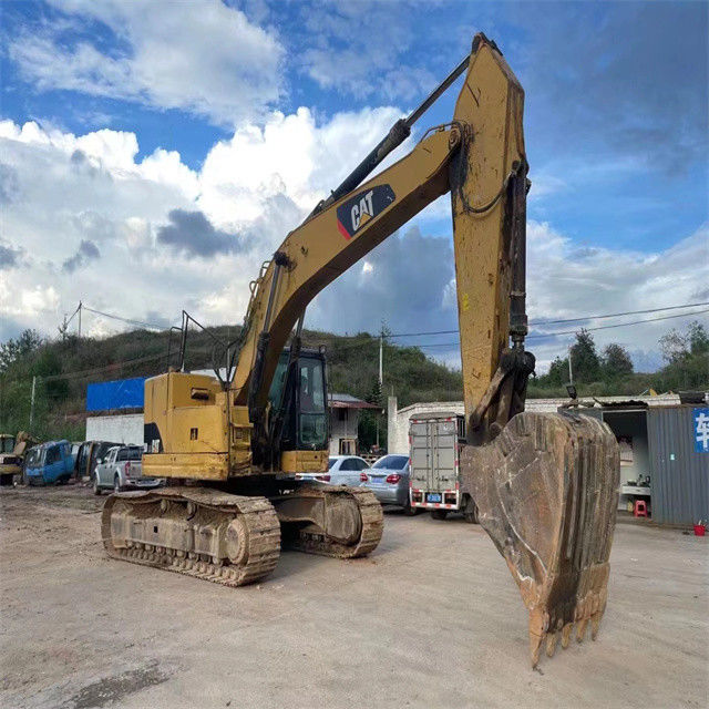 34.7 tonnes prêtes à l'emploi et expérimentées utilisées Japon Caterpillar 328 D en bon état