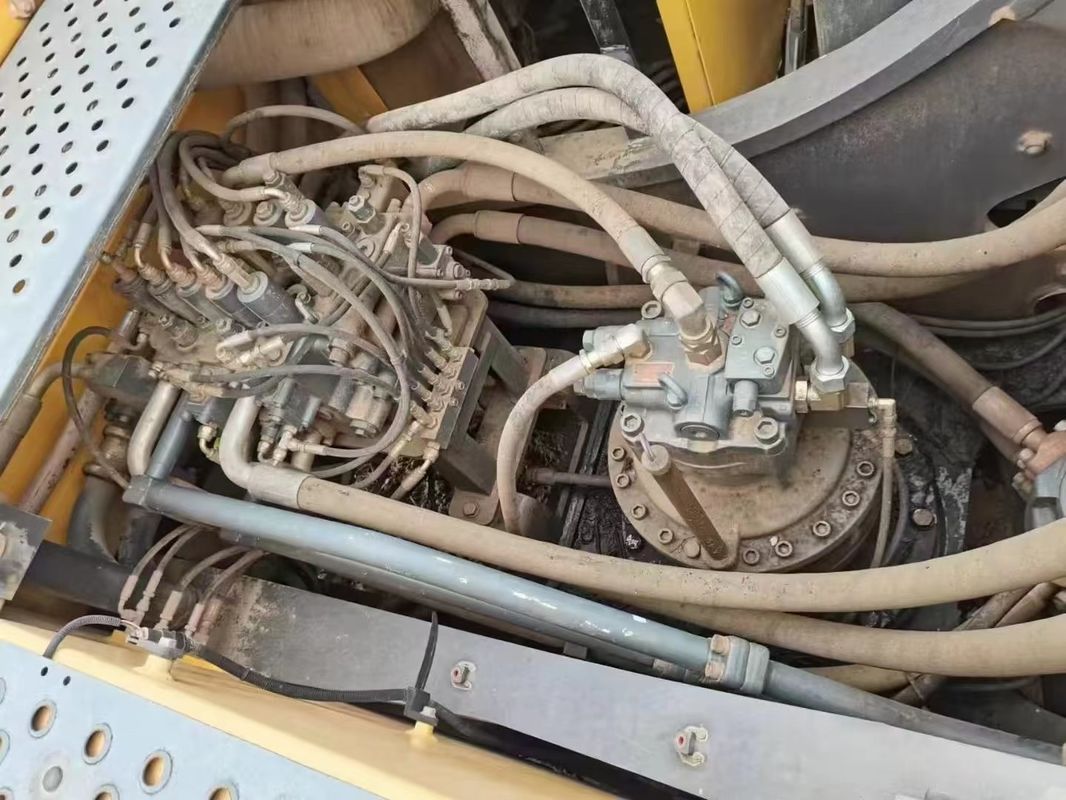 La Suède a importé une excavatrice à rampe Volvo EC350DL de haute qualité presque neuve.