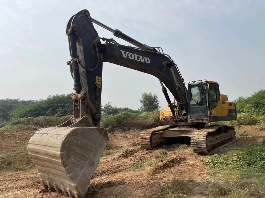 La Suède a importé une excavatrice à rampe Volvo EC350DL de haute qualité presque neuve.