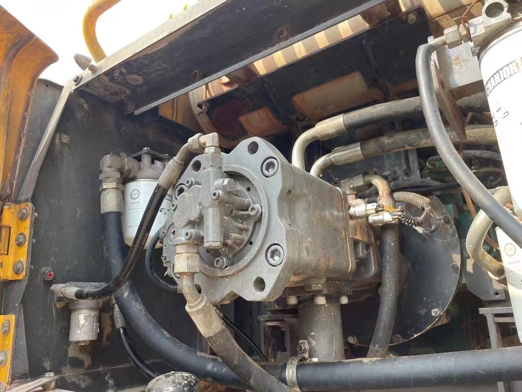 La Suède a importé une excavatrice à rampe Volvo EC350DL de haute qualité presque neuve.