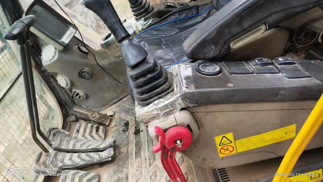 La Suède a importé une excavatrice à rampe Volvo EC350DL de haute qualité presque neuve.