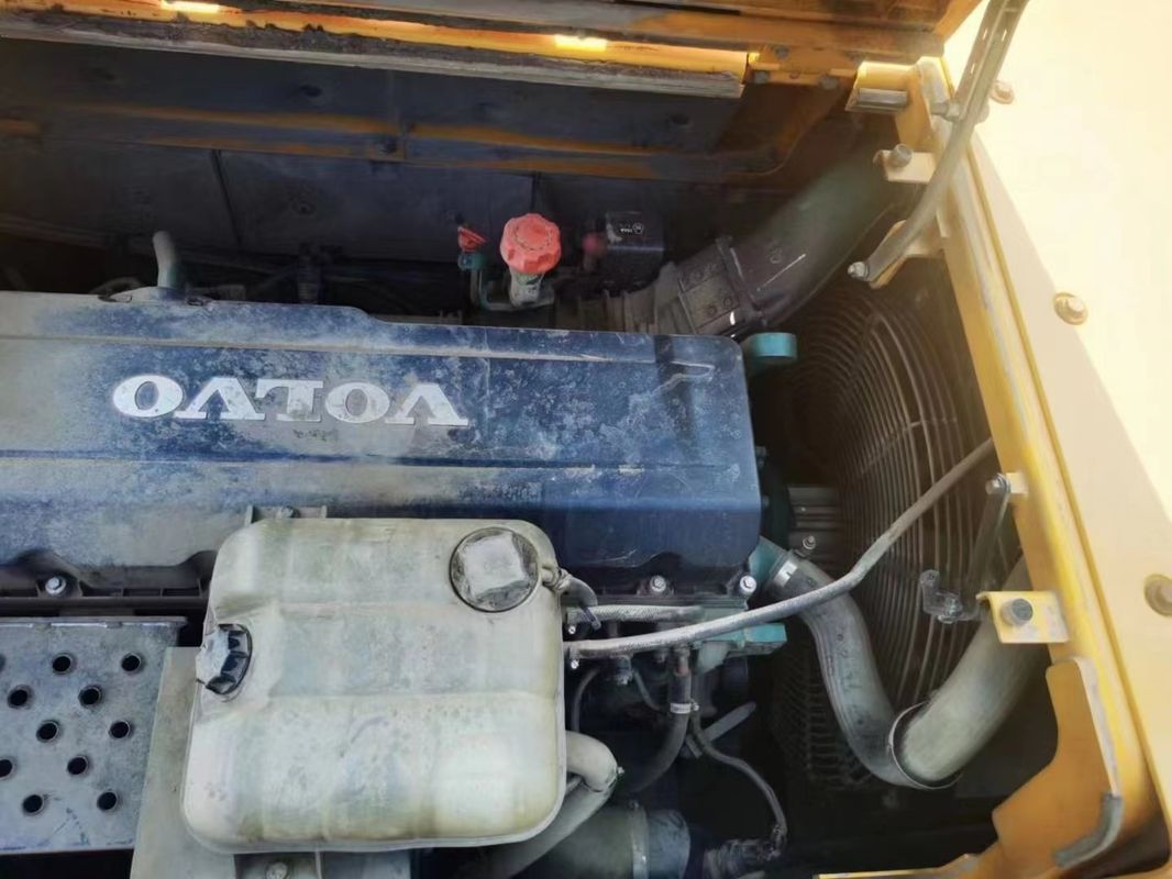La Suède a importé une excavatrice à chenille Volvo EC380 de haute qualité presque neuve.