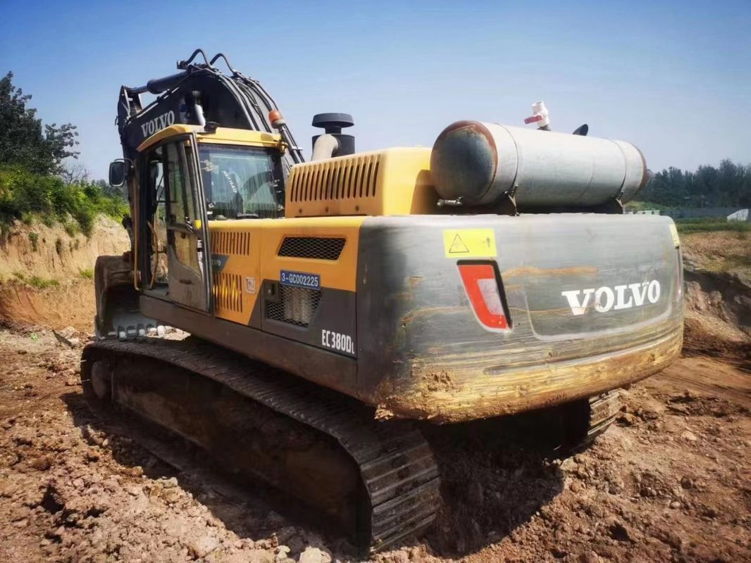 La Suède a importé une excavatrice à chenille Volvo EC380 de haute qualité presque neuve.
