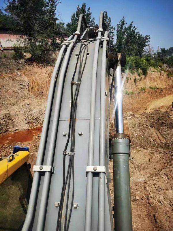 La Suède a importé une excavatrice à chenille Volvo EC380 de haute qualité presque neuve.