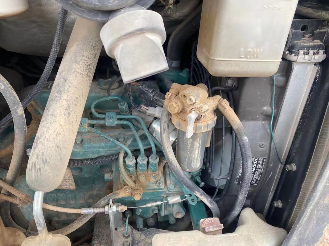 La Suède a importé une excavatrice à chenille Volvo EC18D de haute qualité presque neuve.