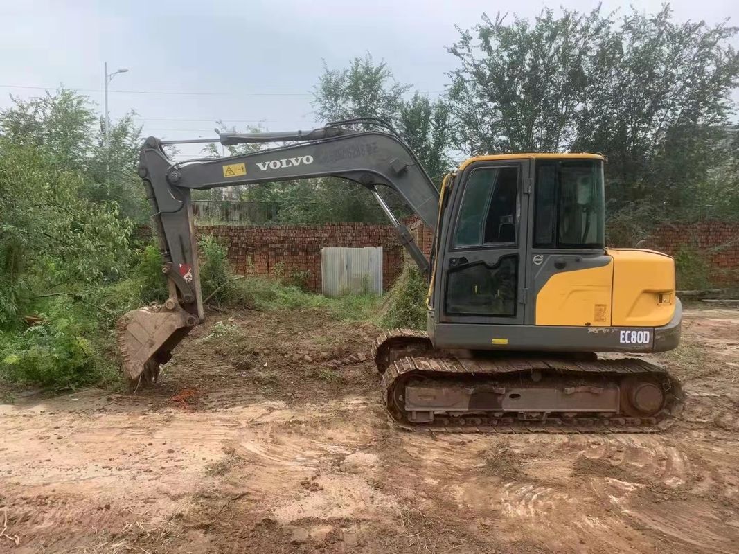 La Suède a importé une excavatrice à chenilles Volvo EC80D de haute qualité, presque neuve et prête à 100%