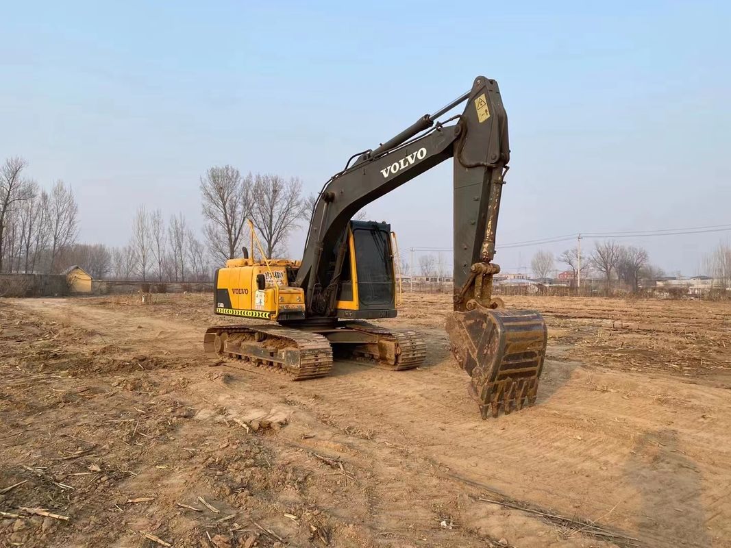 La Suède a importé une excavatrice à chenille Volvo EC140BL de haute qualité, presque neuve et prête à 100%