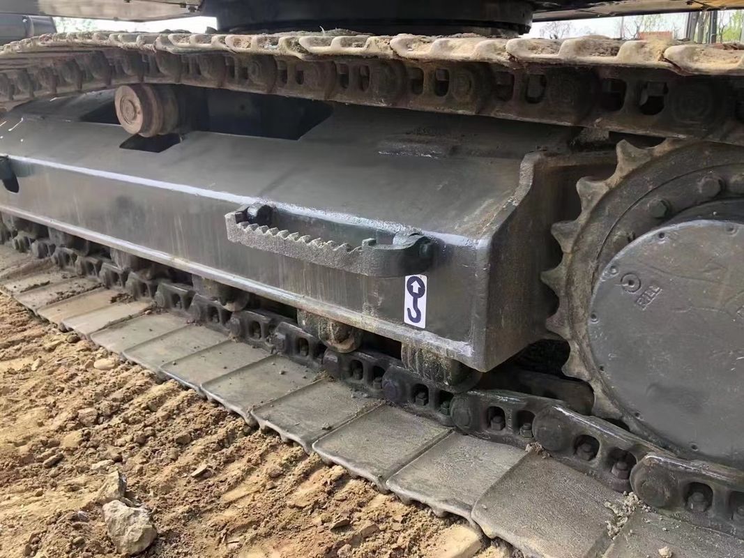La Suède a importé une excavatrice à chenille Volvo EC140D de haute qualité, presque neuve et prête à 100%