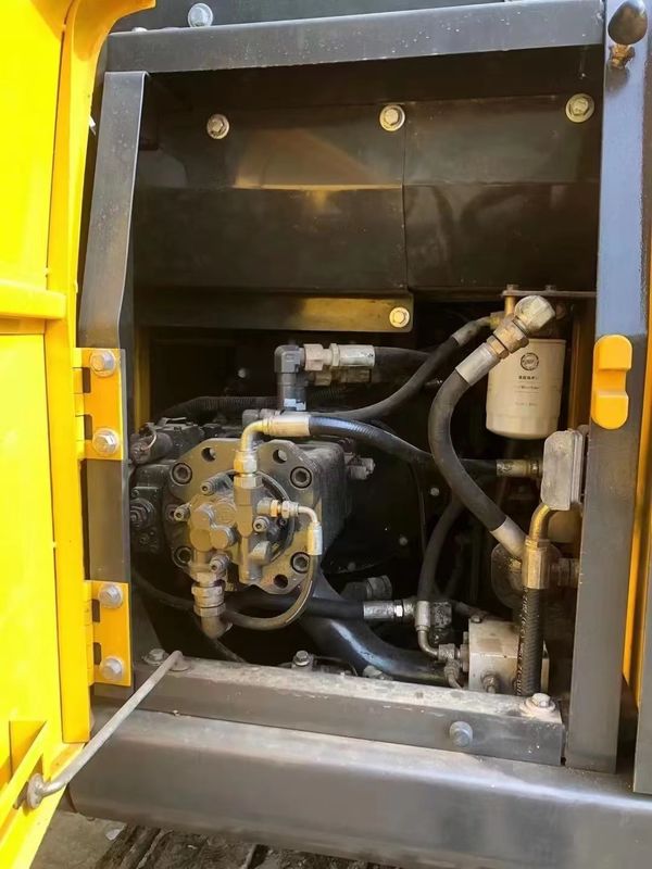 La Suède a importé une excavatrice à chenille Volvo EC140D de haute qualité, presque neuve et prête à 100%
