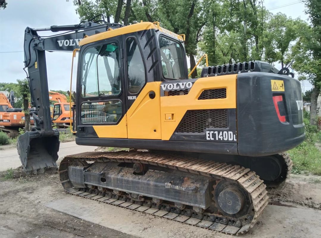 La Suède a importé une excavatrice volvo EC140DL de haute qualité, presque neuve et prête à 100%.