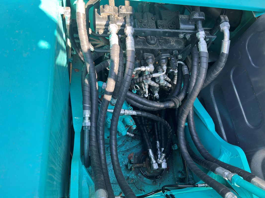 Excavateur d'occasion Kobelco Sk140lc 8 Excavateur à rampe Grue Poids 13,3 t