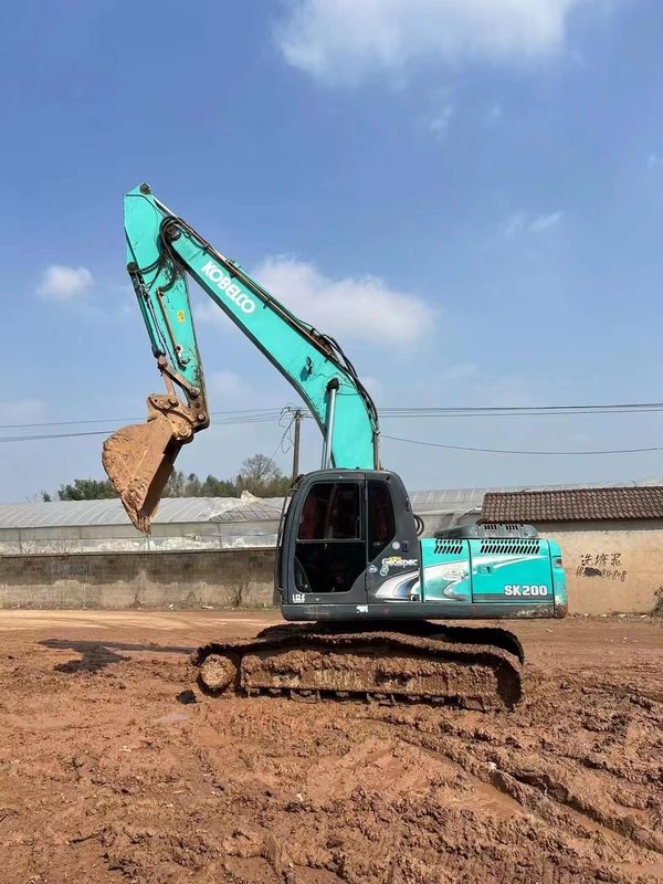 Excavateurs récupérés Kobelco Sk200 8 Super X Yn12 Poids 21,8t Puissance du moteur 118kW