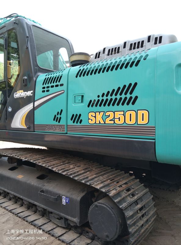 170 KN Déchirer Kobelco Sk250d Excavateur Poids 24,7t Puissance du moteur 131kW