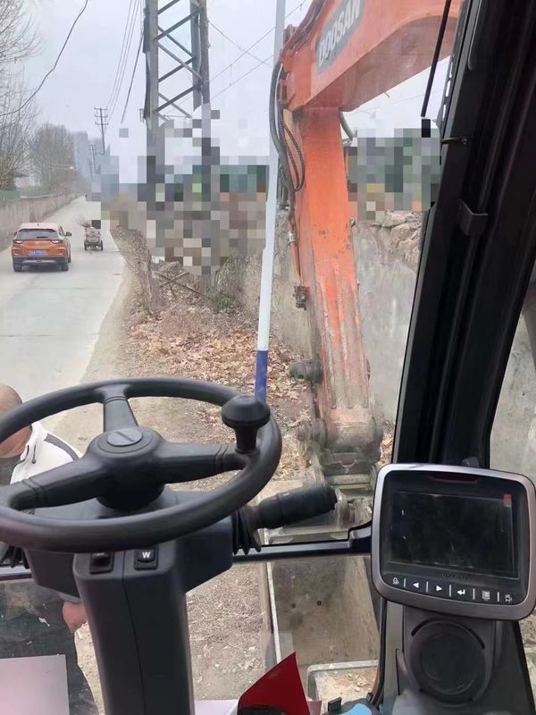 La Corée a importé 90% de la nouvelle excavatrice à roues usagées Doosan DX 140W de haute qualité et de meilleures performances pour la vente