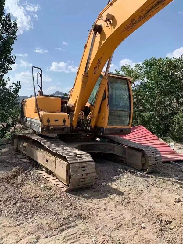 2000 tours par minute Hyundai R215 d'occasion prêt pour le travail et expérimenté Corée importé en bon état