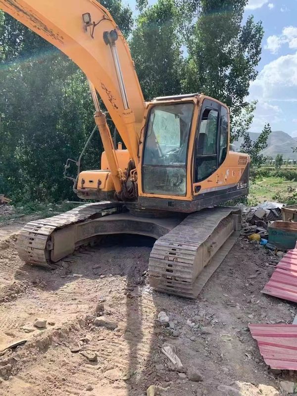 2000 tours par minute Hyundai R215 d'occasion prêt pour le travail et expérimenté Corée importé en bon état