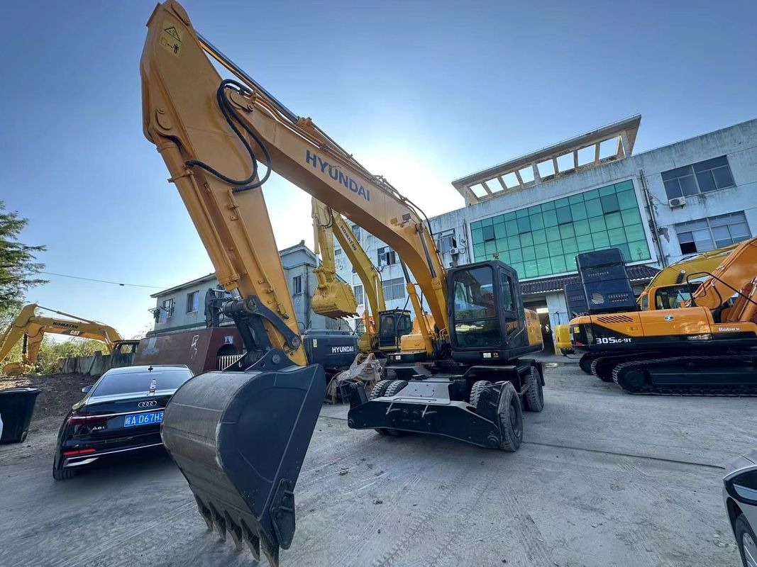 21.2 tonnes Hyundai 210W-7 Excavateur à roues usagées