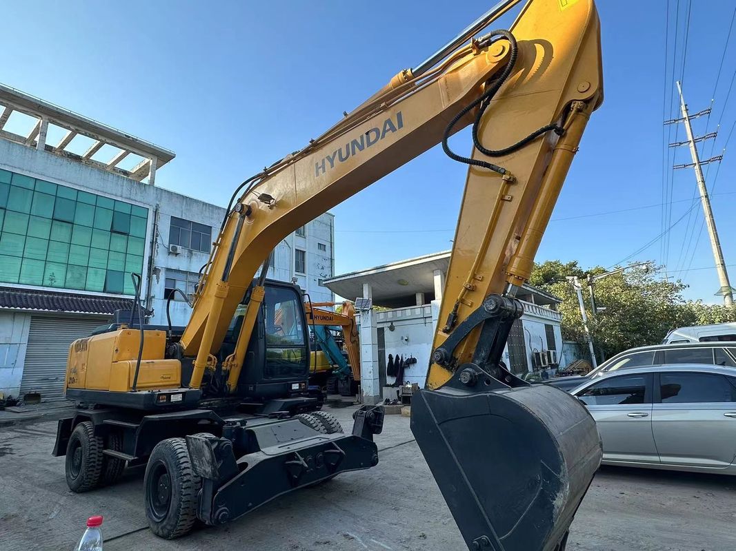 21.2 tonnes Hyundai 210W-7 Excavateur à roues usagées