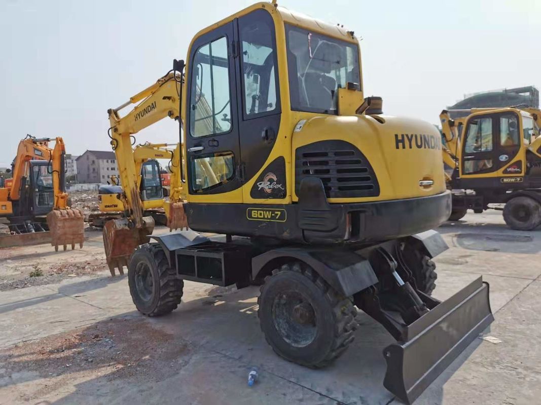 6 tonnes prêtes à l'emploi Excavateur à roues d'occasion Hyundai R60-7 importé de Corée