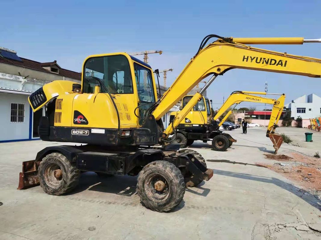 6 tonnes prêtes à l'emploi Excavateur à roues d'occasion Hyundai R60-7 importé de Corée
