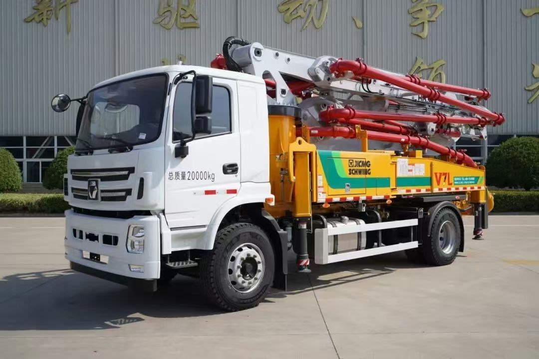 6×4 ou 8×4 conduite prête à travailler XCMG. HB37A 37 m camion de pompe à béton pour la livraison et la coulée de béton