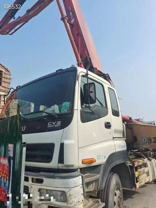 6×4 ou 8×4 conduite prête à travailler XCMG. HB37A 37 m camion de pompe à béton pour la livraison et la coulée de béton