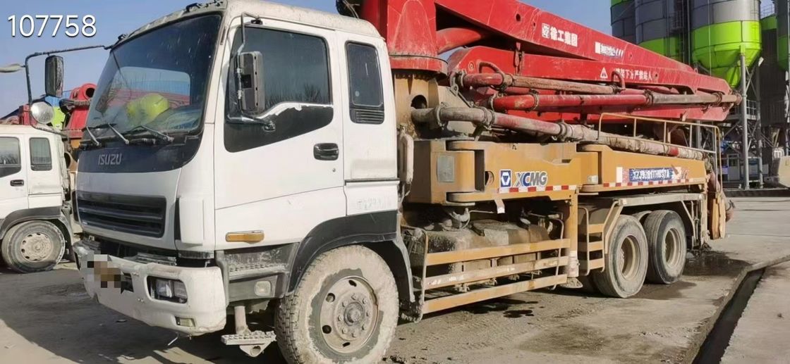 6×4 ou 8×4 conduite prête à travailler XCMG. HB37A 37 m camion de pompe à béton pour la livraison et la coulée de béton