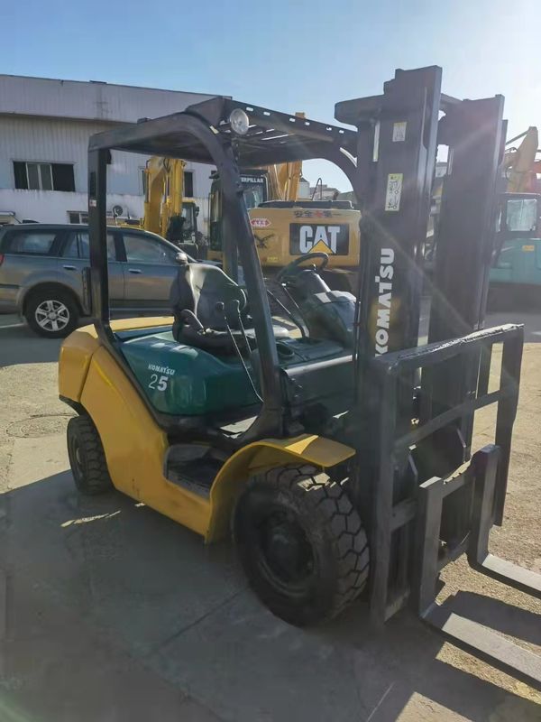 Japon Camion élévateur électrique compact utilisé Komatsu 2,5 tonnes Camion élévateur