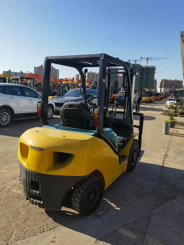 Japon Camion élévateur électrique compact utilisé Komatsu 2,5 tonnes Camion élévateur