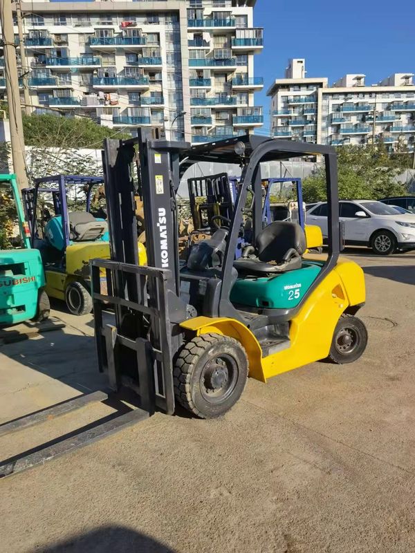 Japon Camion élévateur électrique compact utilisé Komatsu 2,5 tonnes Camion élévateur