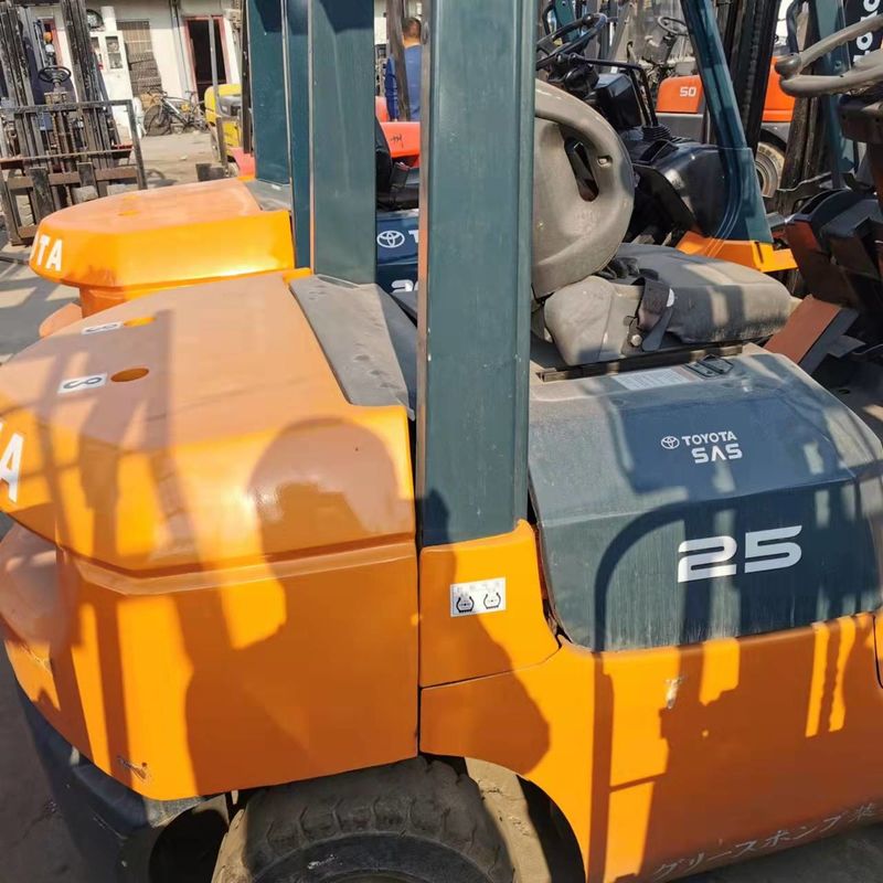 Japon Camion élévateur électrique compact TOYOTA 2,5 tonnes Camion élévateur puissance du moteur