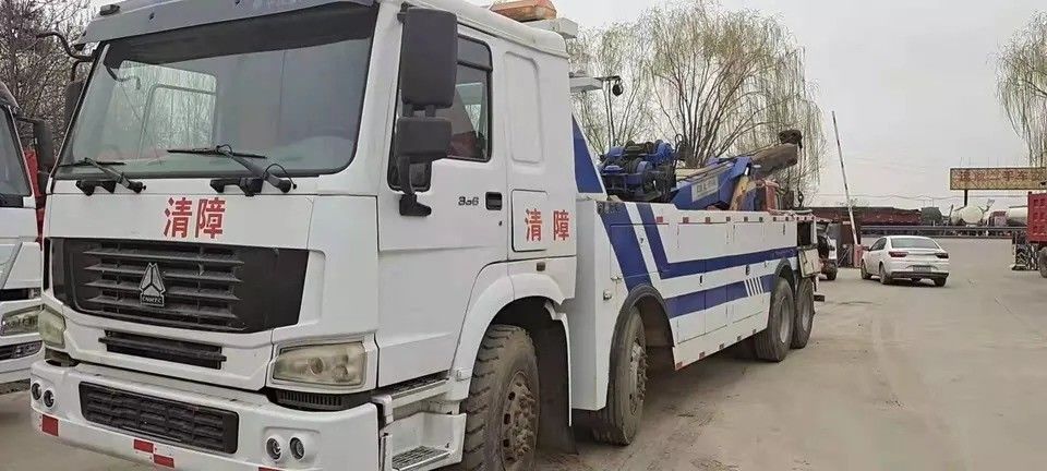 4x2/6x2/6x4/8x4/8x6/4x4/6x6 Camion de démolition à grande puissance