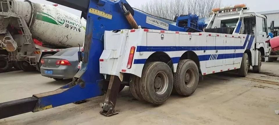 4x2/6x2/6x4/8x4/8x6/4x4/6x6 Camion de démolition à grande puissance