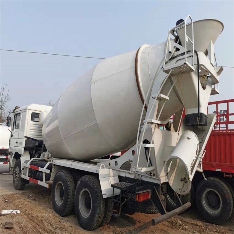 Camion à béton à béton Shacman F3000 d'occasion avec vitesse de mélange de tambour de 20 r/min