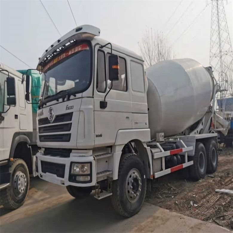 Camion à béton à béton Shacman F3000 d'occasion avec vitesse de mélange de tambour de 20 r/min