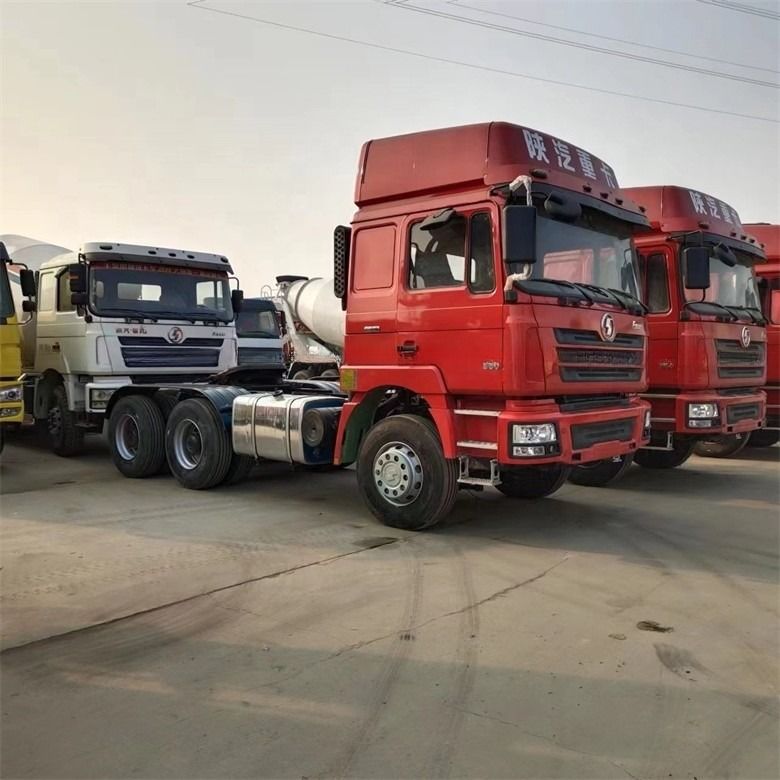 6x4 8x4 Tracteur camion-décharge pour le transport minier 10 pneus 12 pneus Shacman X3000