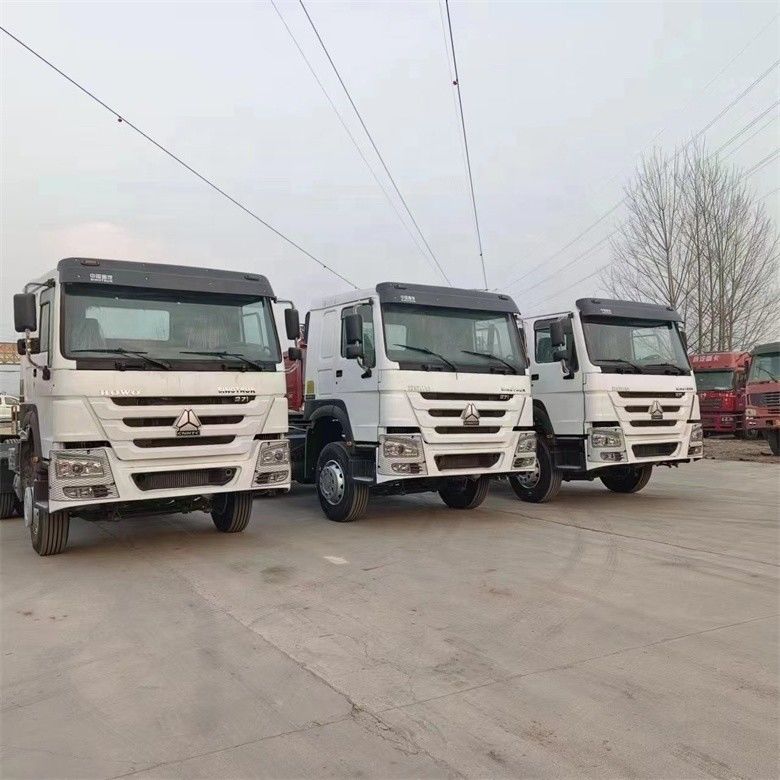 Modèle d'embrayage 430 Unités de tête de remorque à remorque Sinotruk Tracteur pour l'efficacité des camions lourds