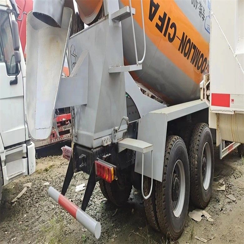 7M3/H Productivité utilisée HOWO Camion de mélangeur de béton 6*4 371HP 375HP en bon état